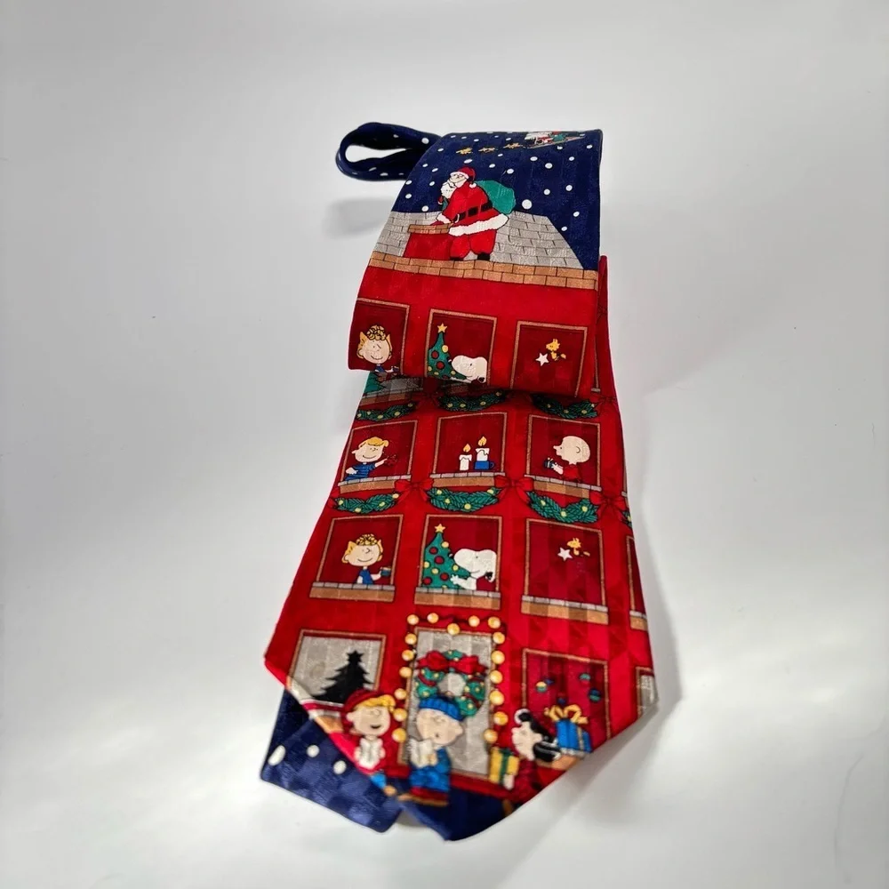 Festive Peanuts Deck the Halls Silk Tie. Just in time for the holidays.